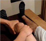 オスグッド病への治療の様子